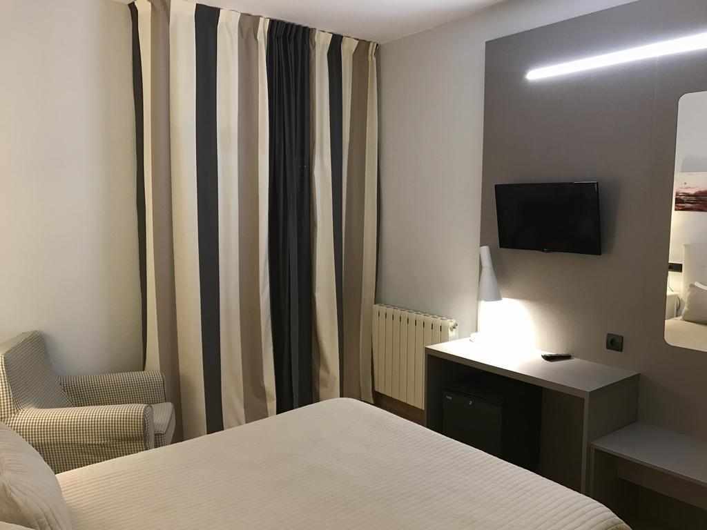 Hotel Valjunco Valencia de Don Juan Buitenkant foto