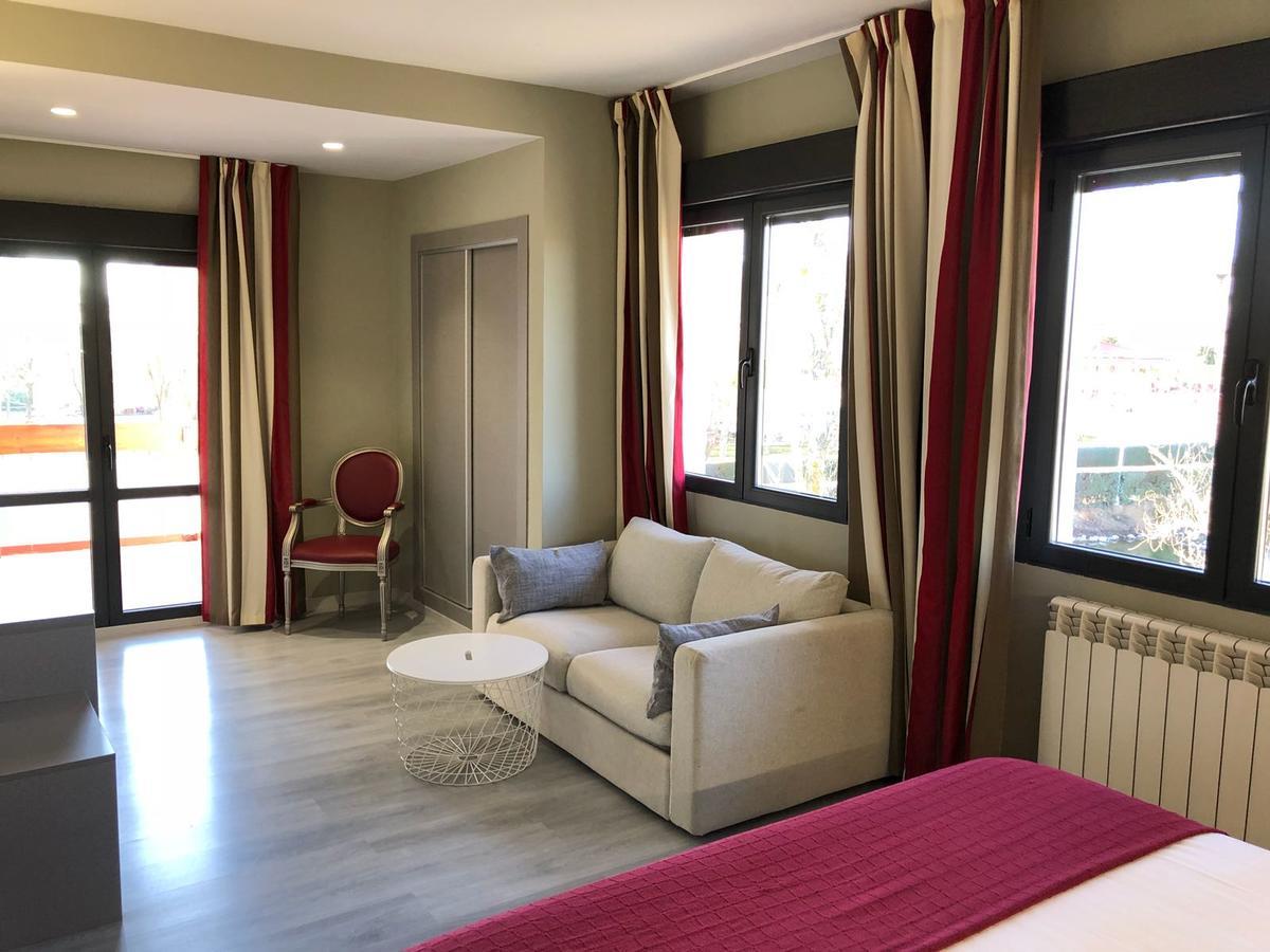 Hotel Valjunco Valencia de Don Juan Buitenkant foto