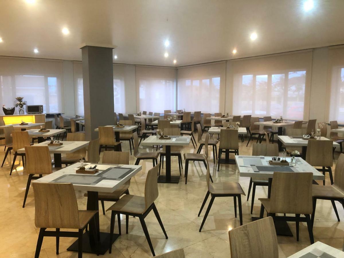 Hotel Valjunco Valencia de Don Juan Buitenkant foto